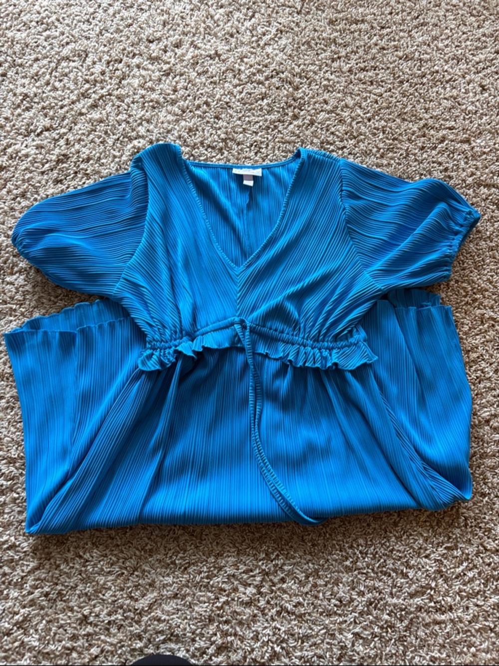 Ingrid & Isabel Pleated V-Neck Short Sleeve dress in Blue